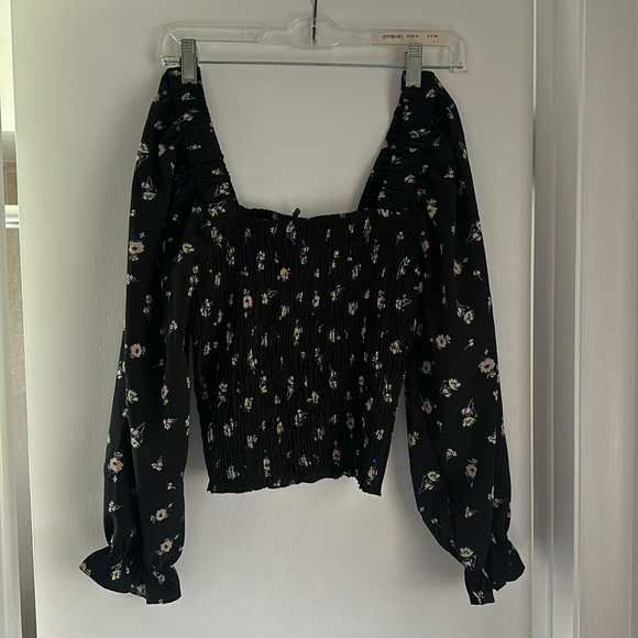 VERO MODA - square neck blouse, sleeves- black w floral print. Size XS. TAG ON - Picture 1 of 3